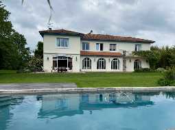 Superbe Maison d'Architect avec Vues des Montagnes à 30 minutes de Pau